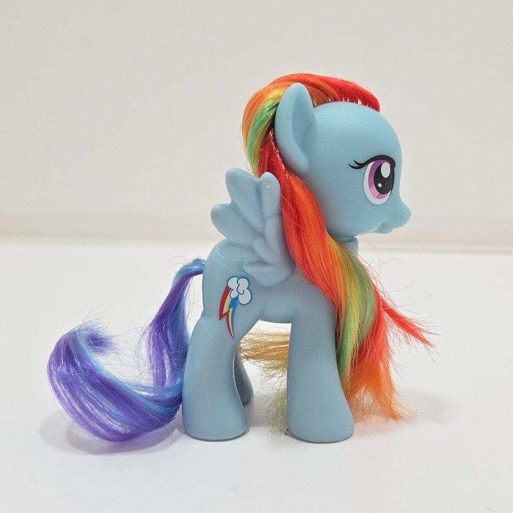 My Little Pony MLP G4 2010 Rainbow Dash Symbol On Rightside Brushable